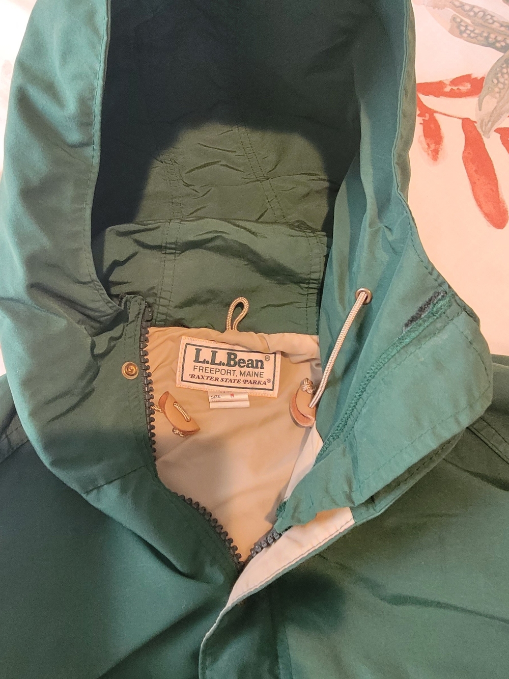 LL Bean Women's Green Hooded Field / Rain Jacket - Picture 4 of 10